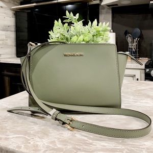 Michael Kors NWT green bag with adjustable straps